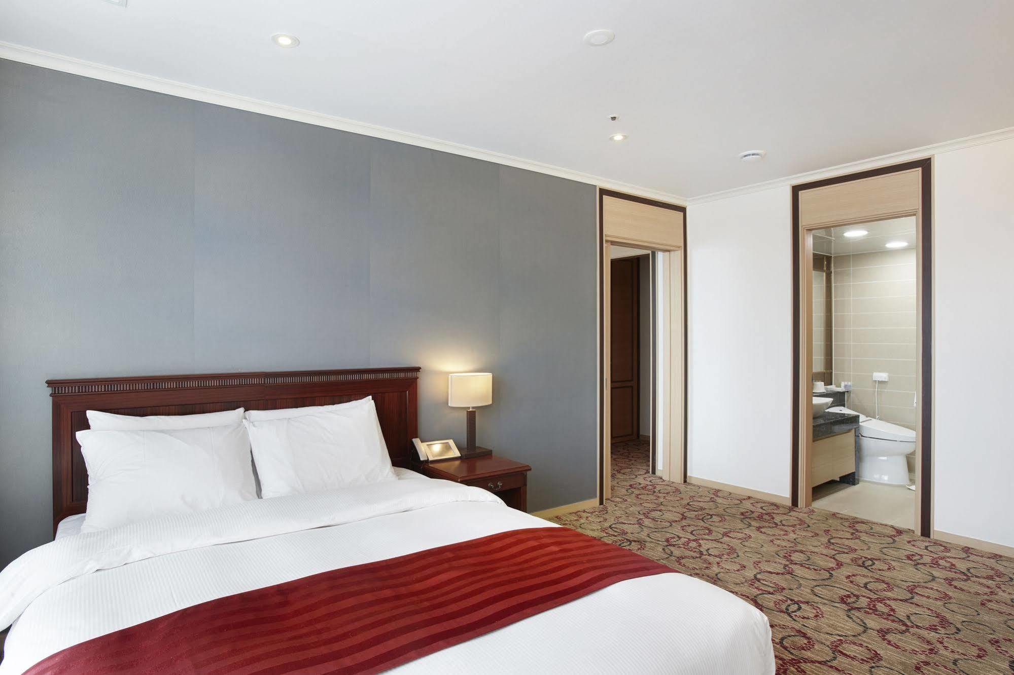 Stellar Marina Hotel Siheung Экстерьер фото